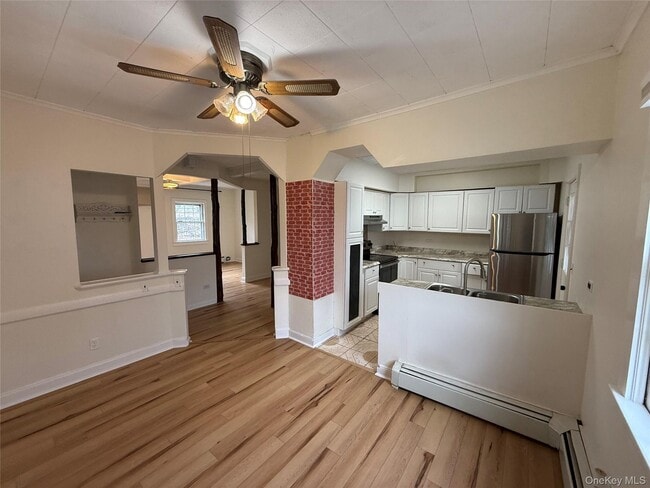 Building Photo - 4 St Marks Pl