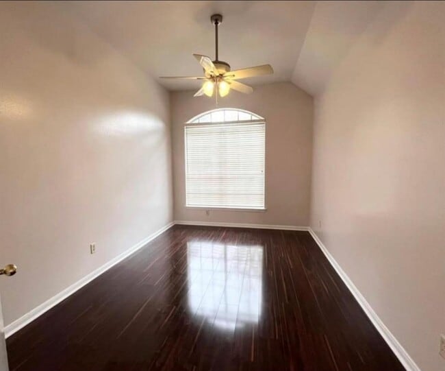 Building Photo - 3527 Swordfern Pl