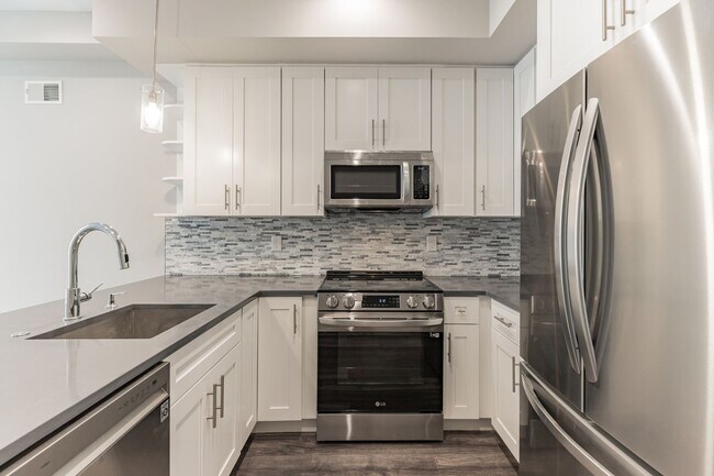 Building Photo - 1609 Ogden St