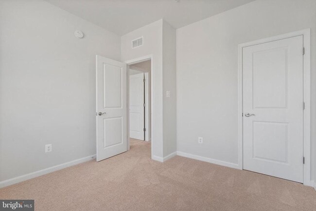 Building Photo - 12711 Cricket Song Wy