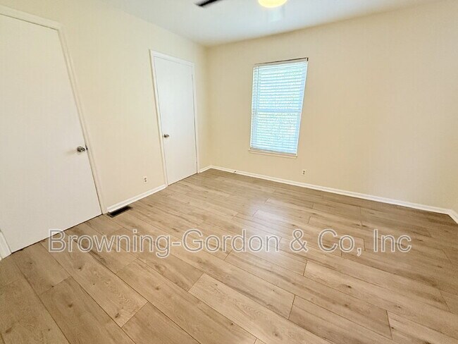 Building Photo - 6204A Louisiana Ave