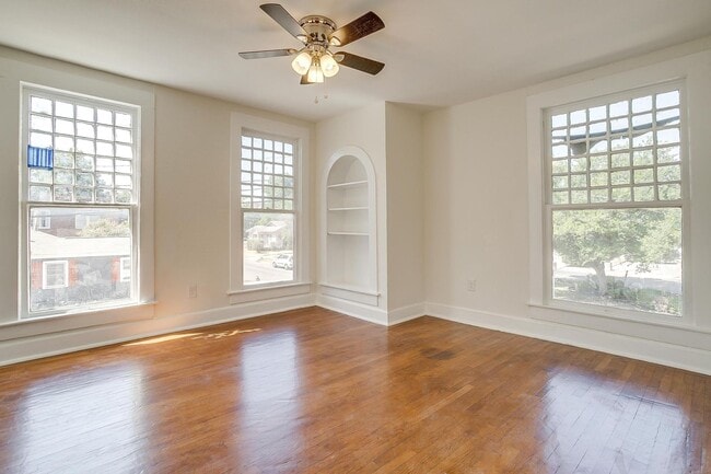 Building Photo - Large Newly Remodeled Home in Historic Fai...