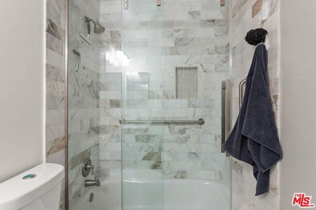 Building Photo - 4637 Park Dr