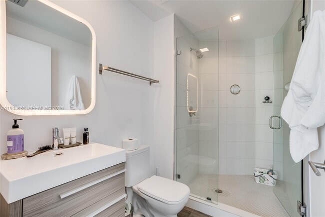 Building Photo - 2900 NE 7th Ave