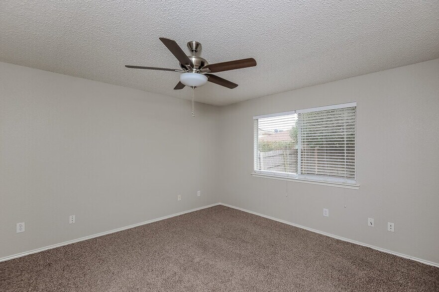 Building Photo - 10233 Tustin Terrace