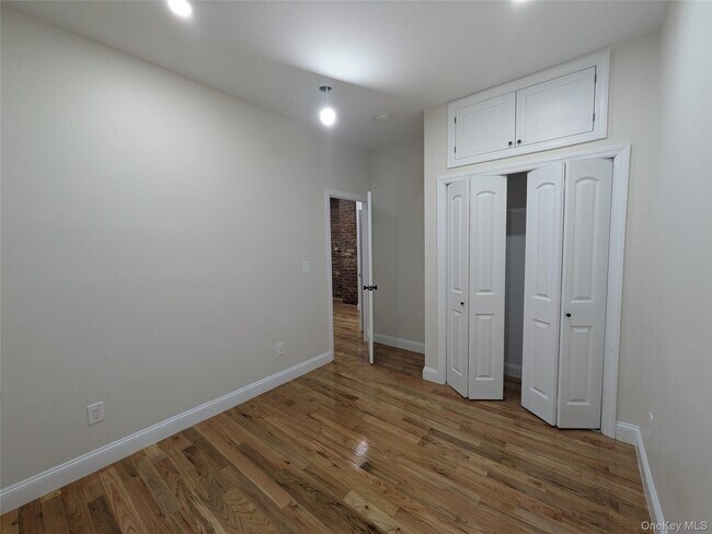 Building Photo - 104-44 42nd Ave