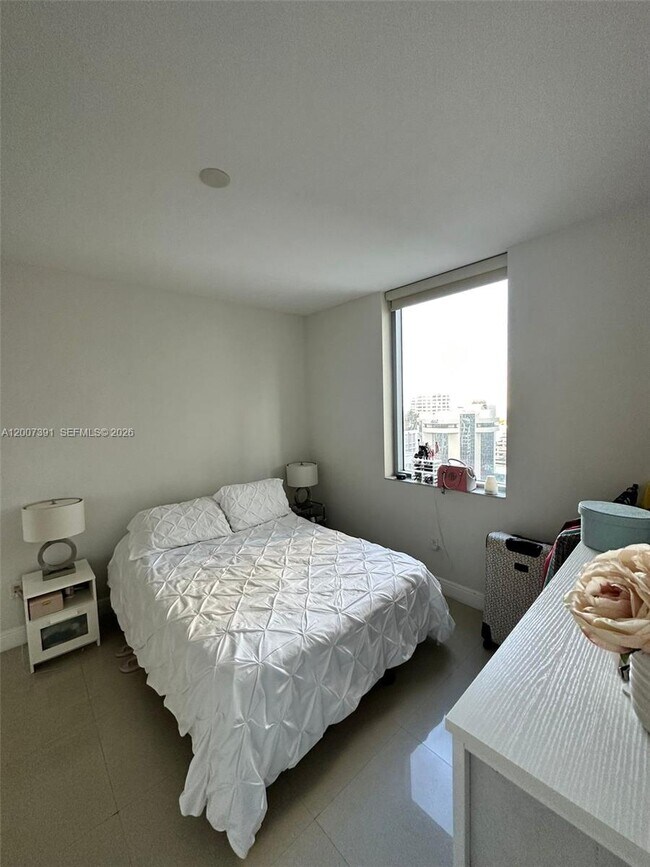 Building Photo - 1050 Brickell Ave