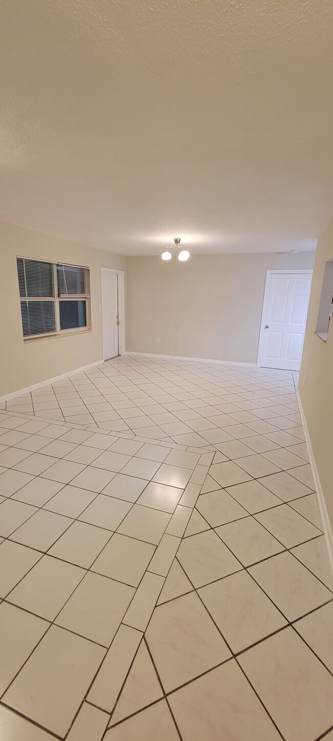 Building Photo - 102 Alabama Rd S