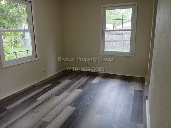 Building Photo - 560 Williamsville Ave