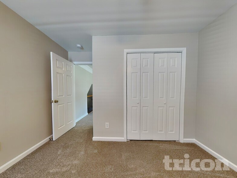 Building Photo - 2205 Washington Dr