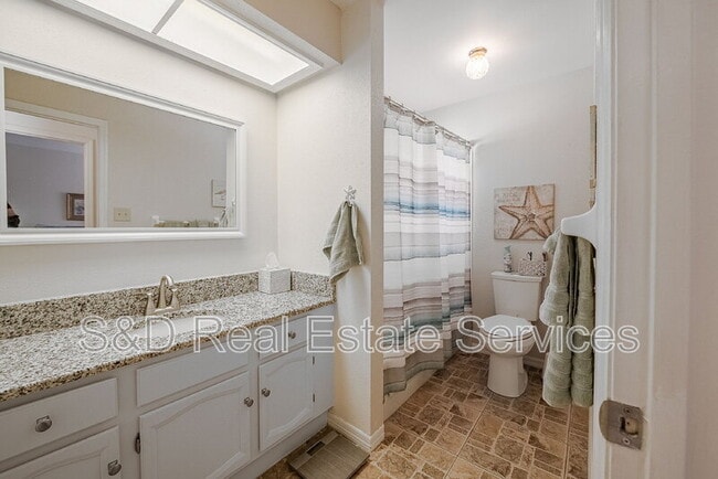 Building Photo - 6042 Seagull Ln