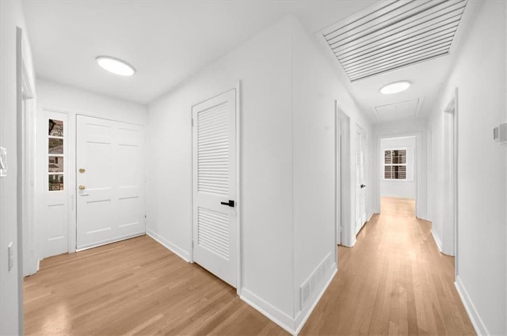 Building Photo - 4890 High Point Rd NE