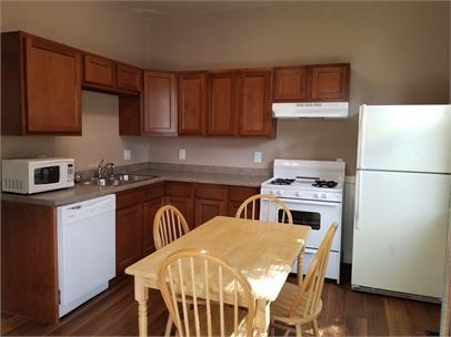 Building Photo - 604 W Elm St