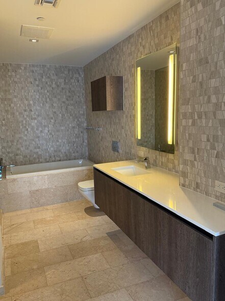 Building Photo - 68 SE 6th St