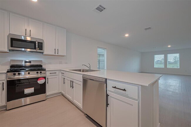 Building Photo - 27615 Village Way Dr.
