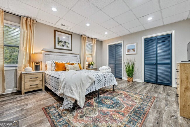 Building Photo - 1440 Glynn Oaks Dr SW