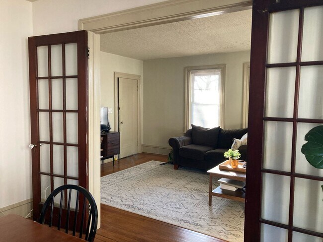 Building Photo - Mansfield Heights | 313-315 Mansfield