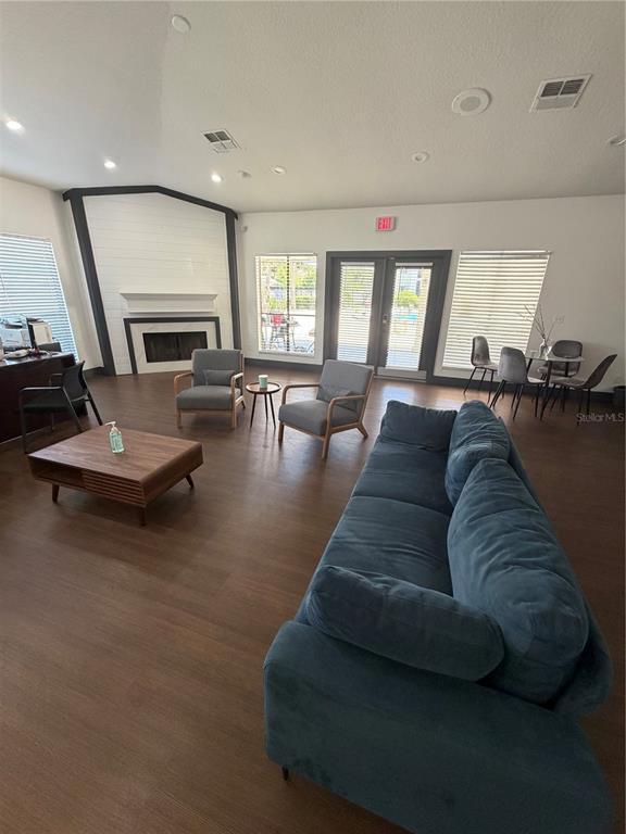 Building Photo - 2130 Cascades Blvd