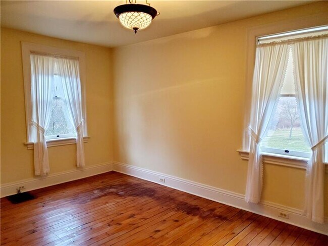 Building Photo - 149 Bertha Rd