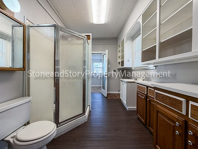 Building Photo - 3 bedroom 2 bath near Washburn University