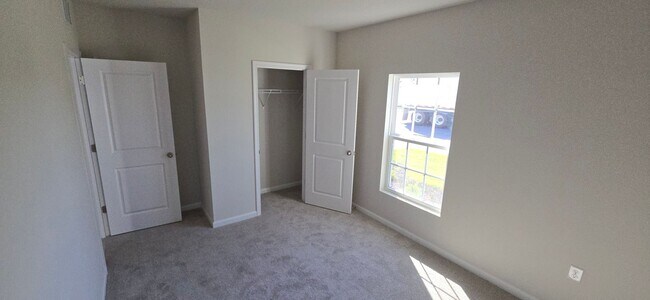 Building Photo - South Villages