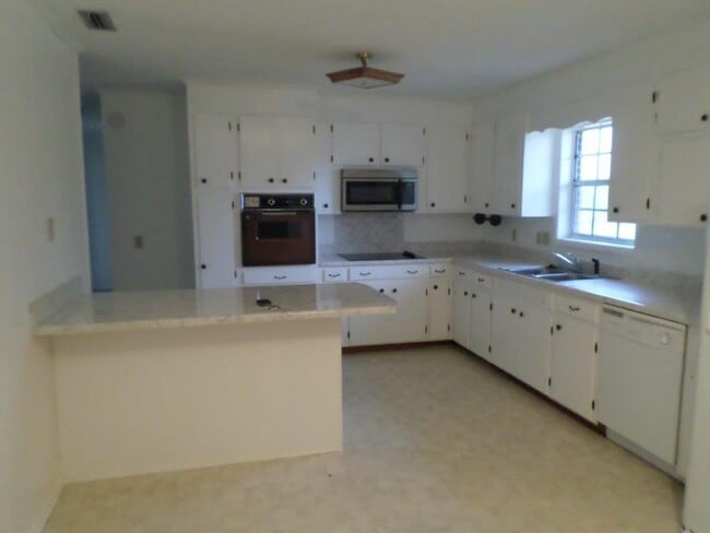 Building Photo - Martin Heights Subdivision