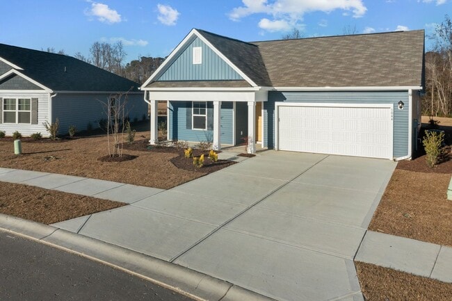 Building Photo - 4 bedroom Home in WATERSIDE!