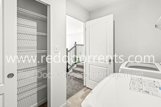 Building Photo - 6903 Oakdale Ln