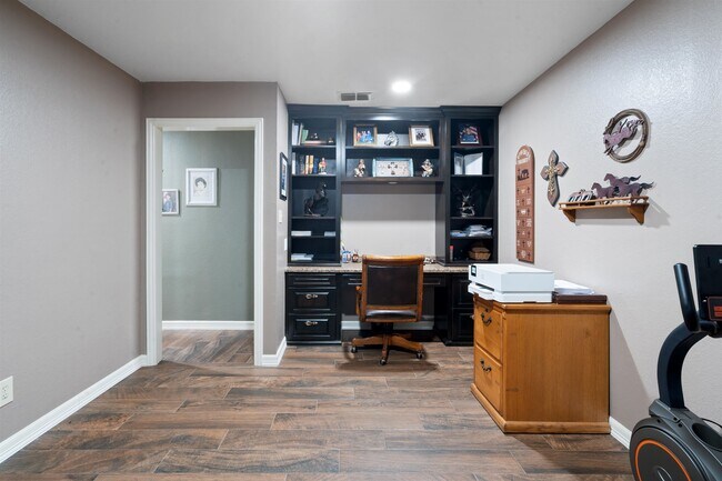 Building Photo - 115 Gyna Dr