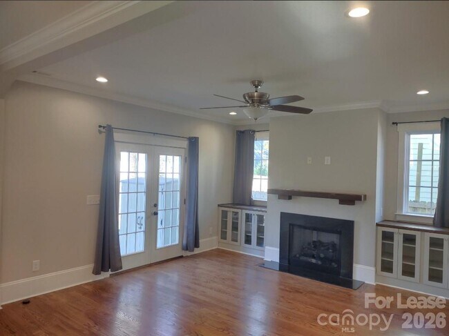 Building Photo - 1716 Berryhill Rd