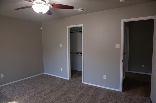 Building Photo - 320 Chisholm Trail