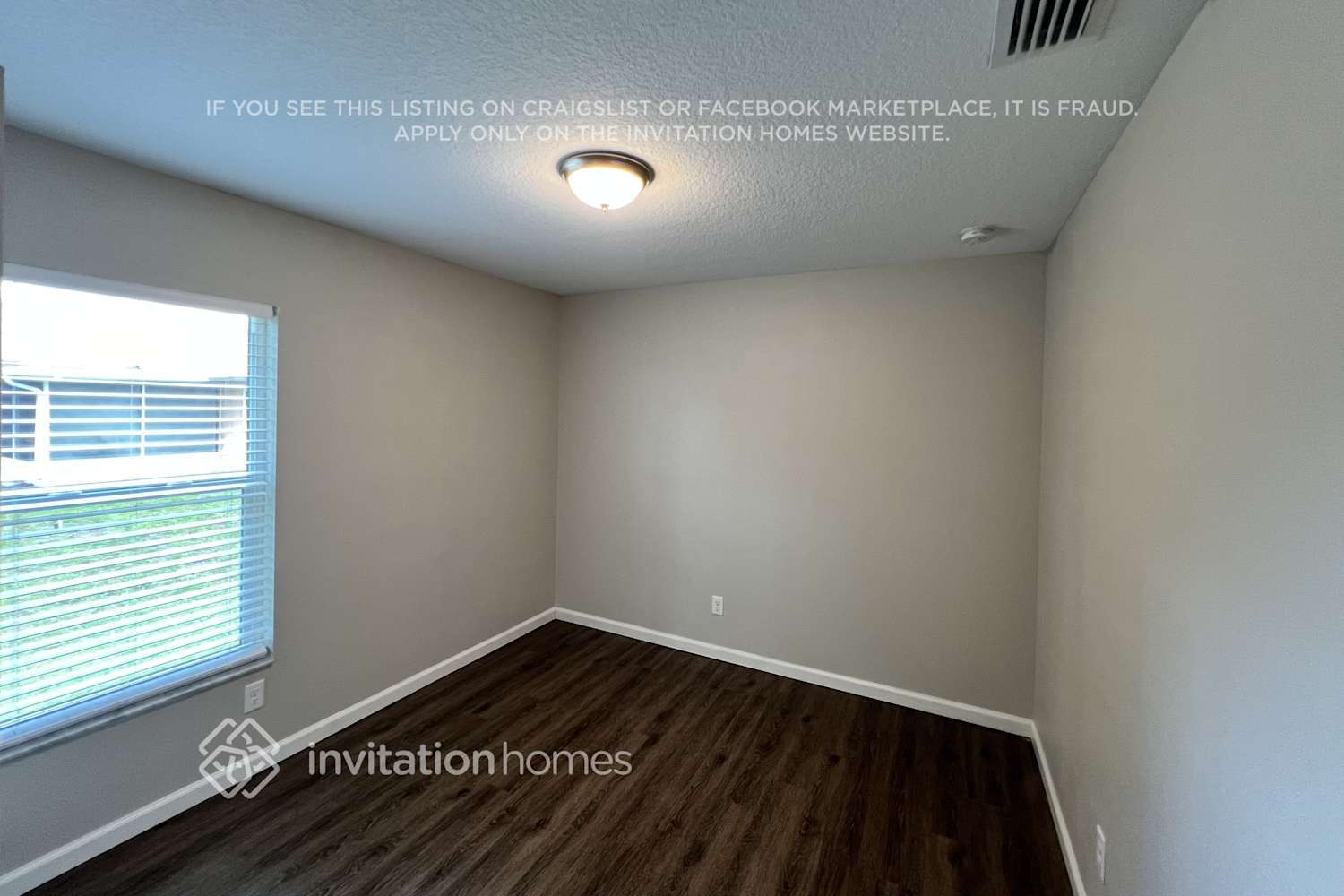 Building Photo - 857 SW Sail Terrace