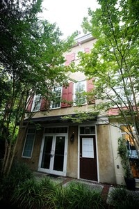 Building Photo - Available August 10th. Beautiful 3BR/2.5BA Townhome in Shelmore Village!