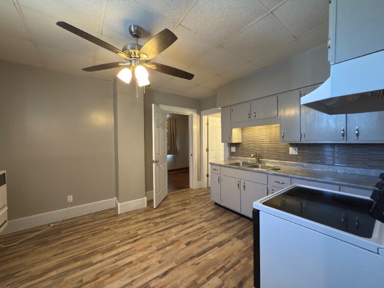 Building Photo - 339 W North St