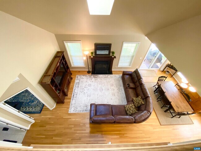 Building Photo - 422 Cranberry Ln