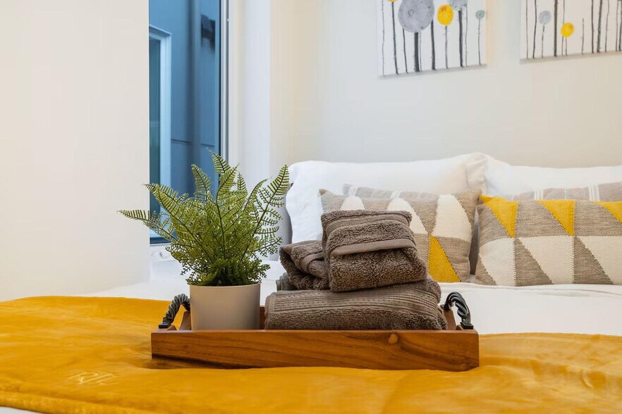 Building Photo - 1835 14th Ave