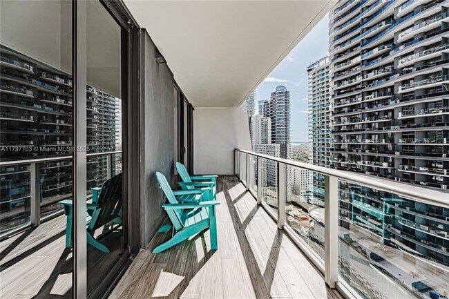 Building Photo - 1010 Brickell Ave