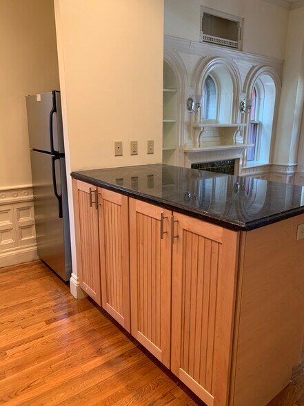 Building Photo - 195 Commonwealth Ave