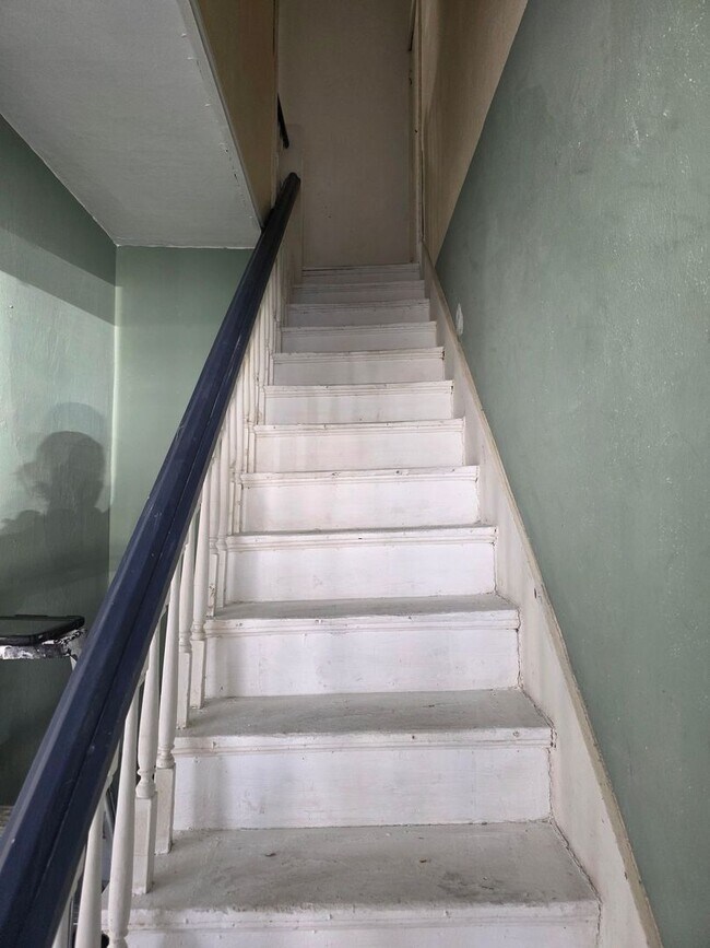 Building Photo - 204 N Fort Wayne Ave