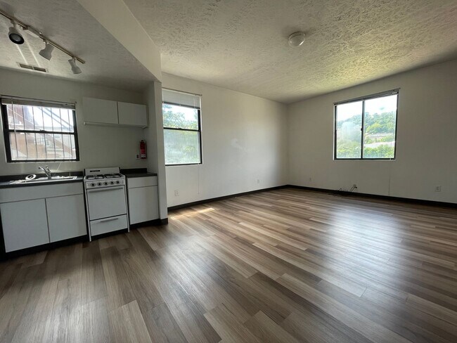 Building Photo - 114 Morewood Ave