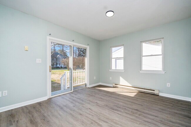 Building Photo - 152 Mann Dr