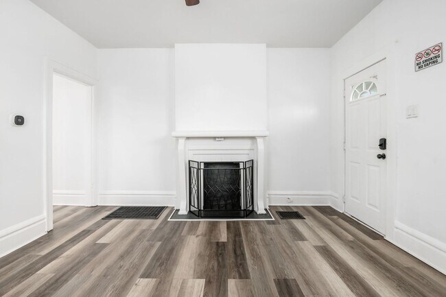Building Photo - 1417 Gault St