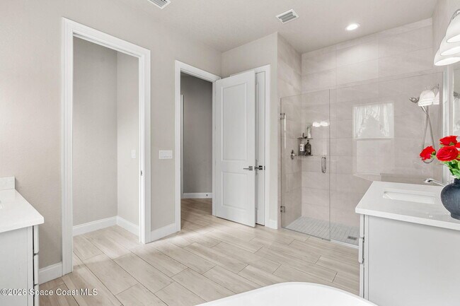 Building Photo - 4065 Negal Cir