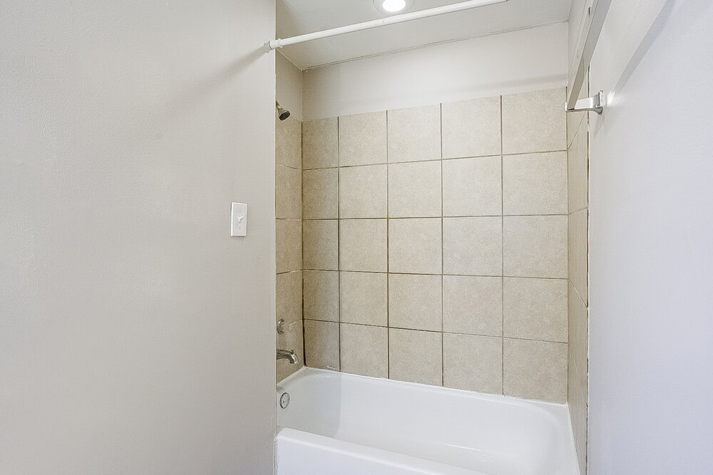 Building Photo - 5010 Ailene Dr