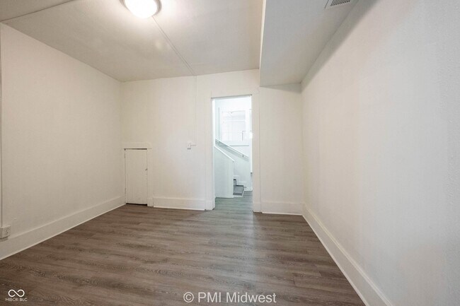Building Photo - 238 N Beville Ave