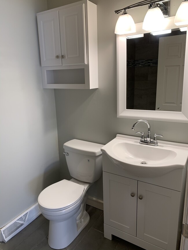 Building Photo - 2428 W Savannah Villa Oaks