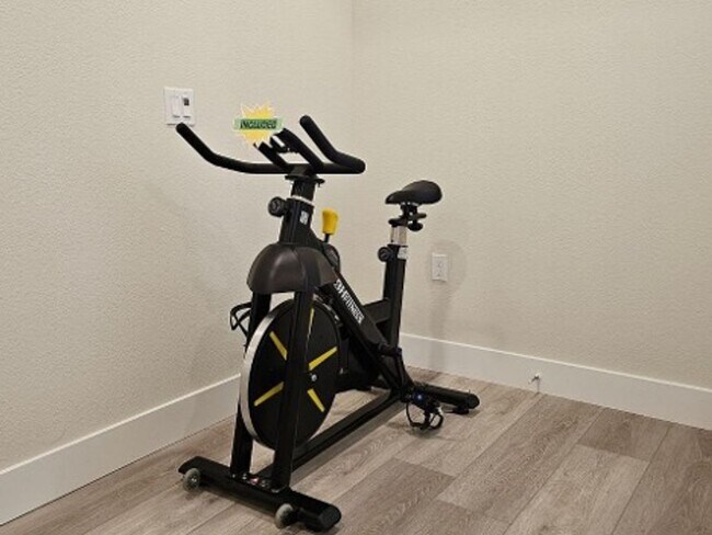 Building Photo - Upscale 2/2 Apartment in The Cannery!-$500 Off 1st Month's Rent