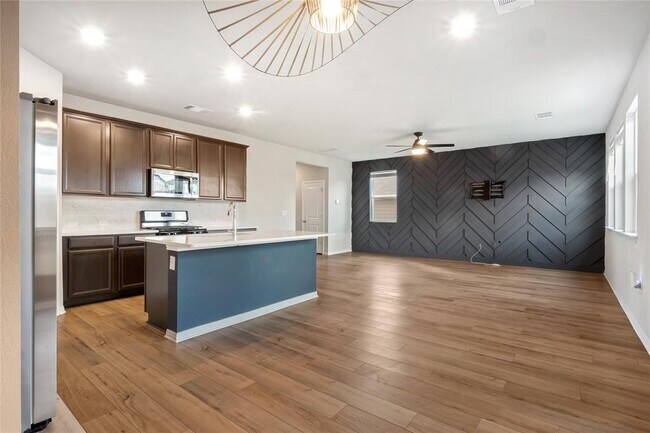 Building Photo - 13114 Brave Tenderfoot Trl