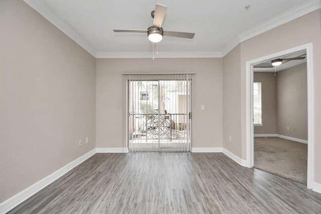 Building Photo - 3225 Woodland Park Dr