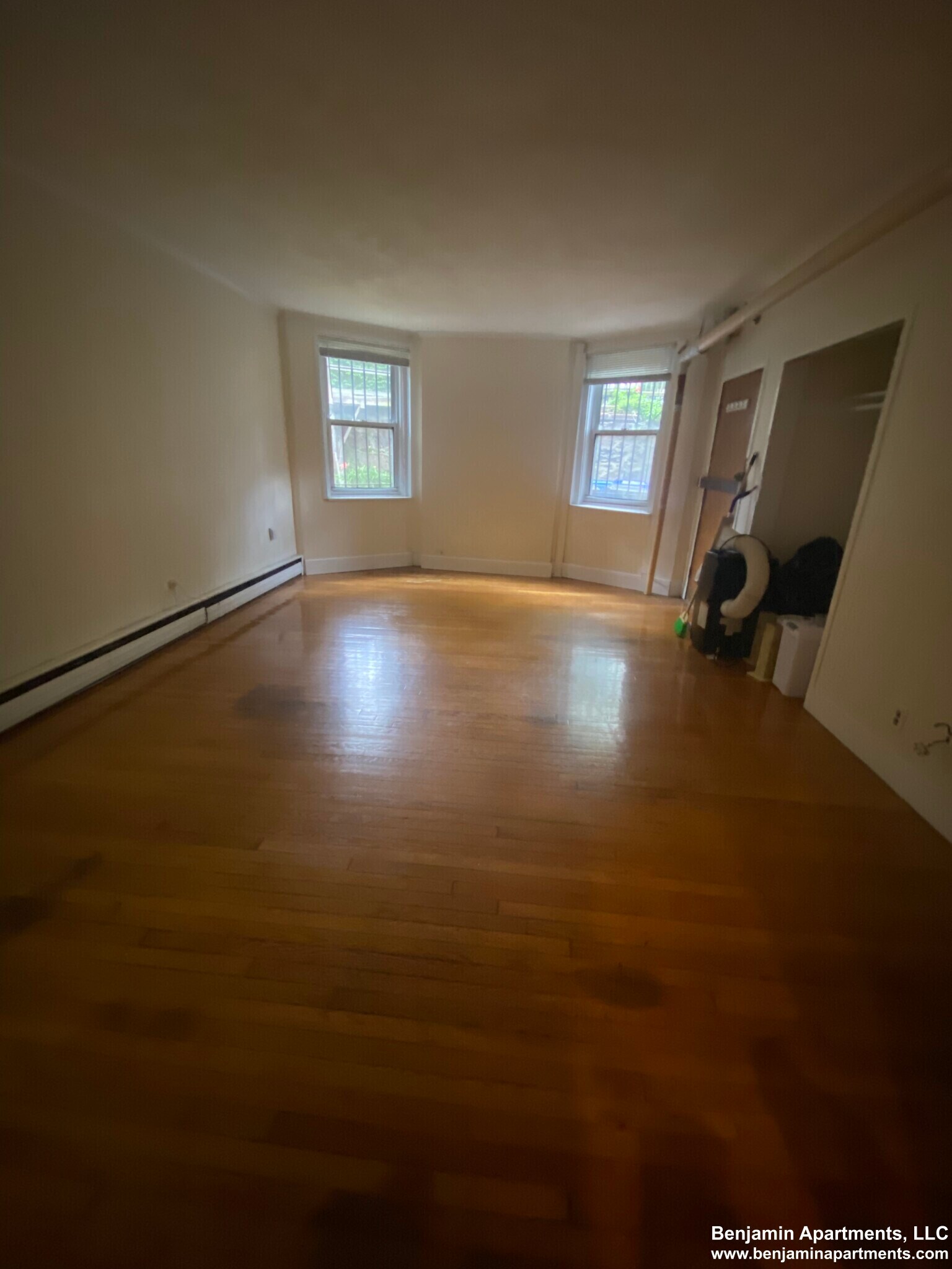 Building Photo - 1071 Beacon St